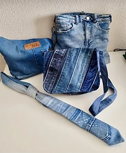jeans tassen stropdas