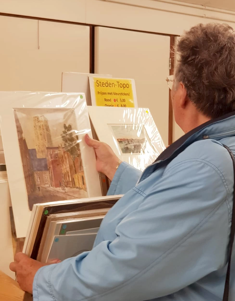 zoeken in schappen en laden